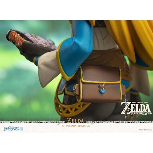 the-legend-of-zelda-breath-of-the-wild-zelda-figurine-collector-s