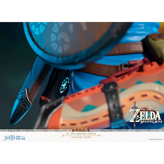 The Legend of Zelda Breath of the Wild Link Figurine (Collector's